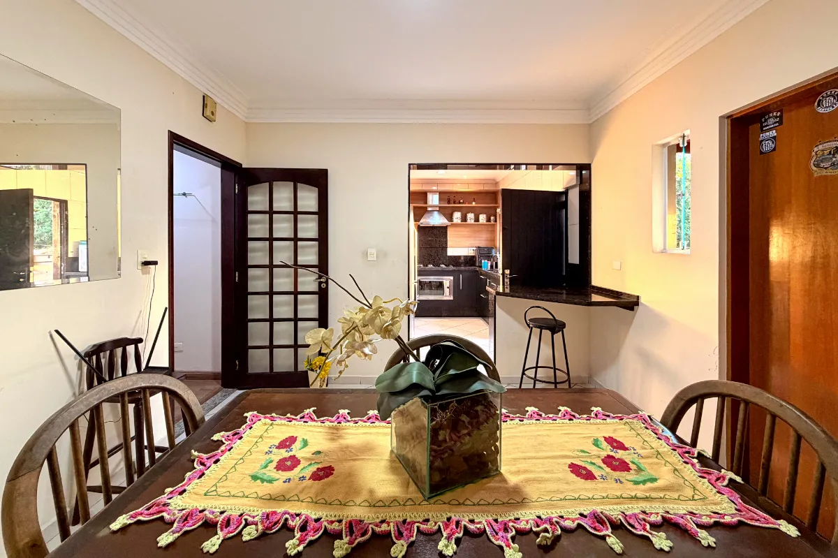 Imagem Casa de vila para venda em Centro com 4 quartos, sendo 2 suítes, 257m2