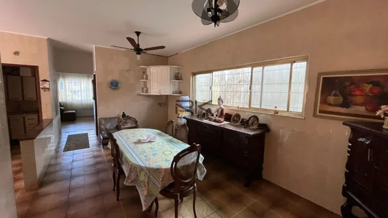 Imagem Casa à venda no bairro do Itaguá com 3 dormitórios,sala de estar e varanda