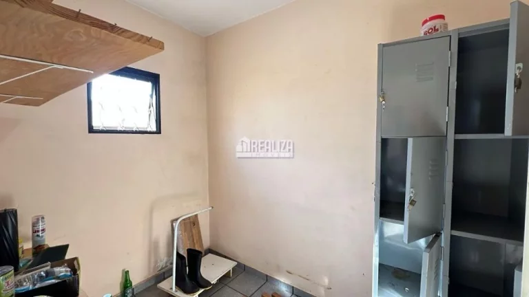 Imagem Casa à venda e locação no bairro São Sebastião, Uberaba - 3 dormitórios e quintal