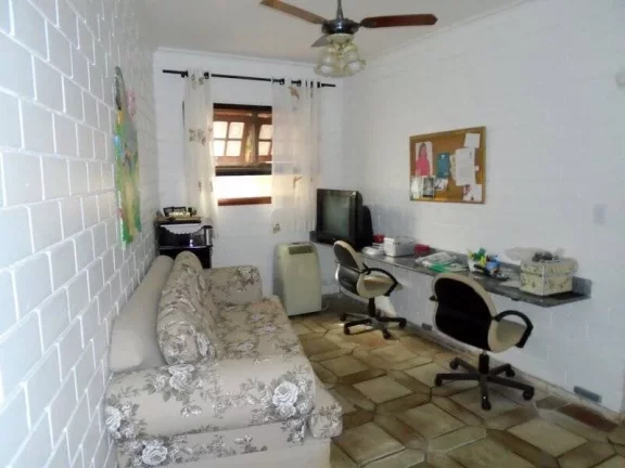 Imagem LINDA CASA DE 4 DORMITORIOS E PISCINA - PERMUTA ABCD SP