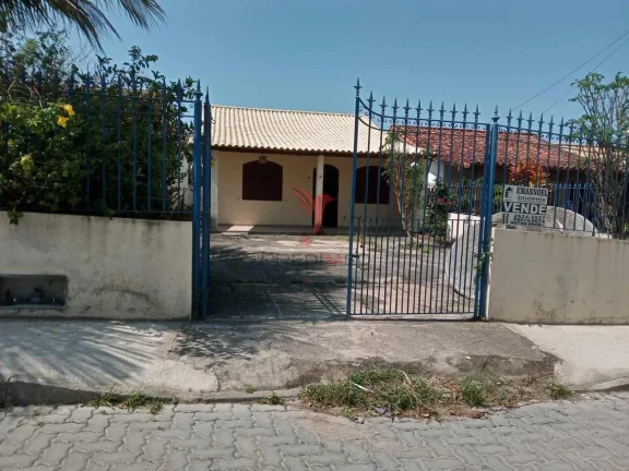 Imagem Excelente casa no centro de Iguaba por R$ 250.000 Aceita Financiamento