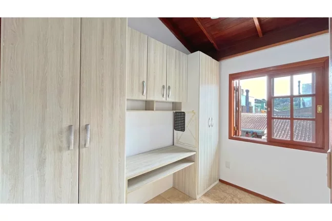 Imagem Casa para venda no bairro Vila Nova em Porto Alegre