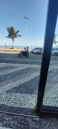 Imagem VENDO UMA LINDA COBERTURACOM 4 QUARTOS 2 SUÍTES DE FRENTE PARA A PRAIA.