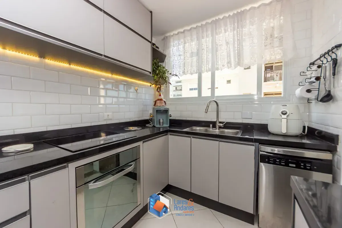Imagem Apartamento para venda em Moema com 2 quartos, sendo 1 suíte, 75m²