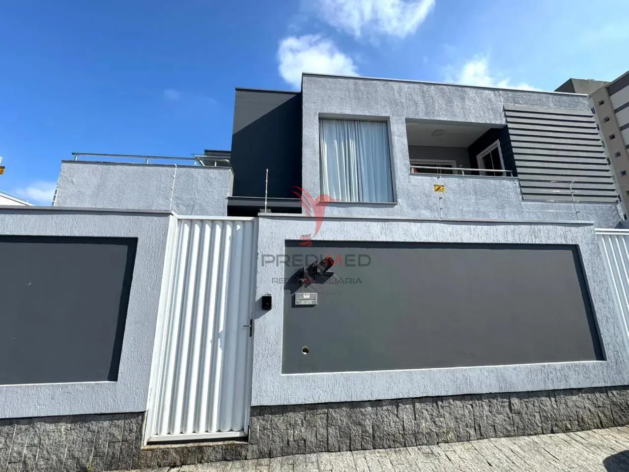 Foto do imóvel Refúgio de Conforto e Lazer: Ampla Casa com Piscinas e 3 Quartos em Rua Felício Maes, 1 - São João, Itajaí - SC