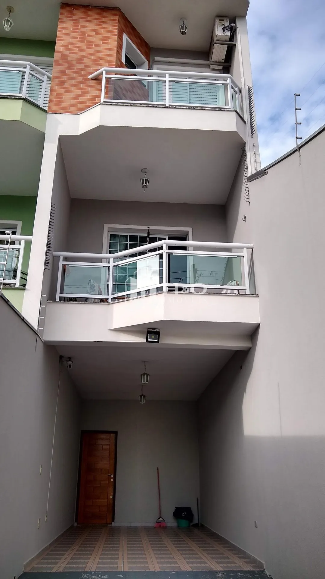 Imagem Oportunidade: Sobrado frontal à venda no bairro Artur Alvim com 220m², 3 dormitórios (1 suíte) e 3 vag