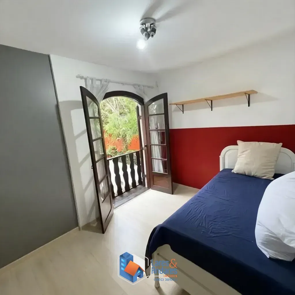 Imagem Casa para venda em Butantã com 4 quartos, sendo 1 suíte, 299m²