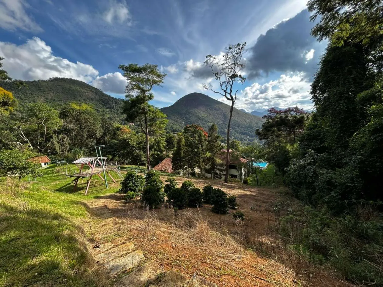Imagem Casa em Condomínio para Venda em Petrópolis / RJ no bairro Nogueira