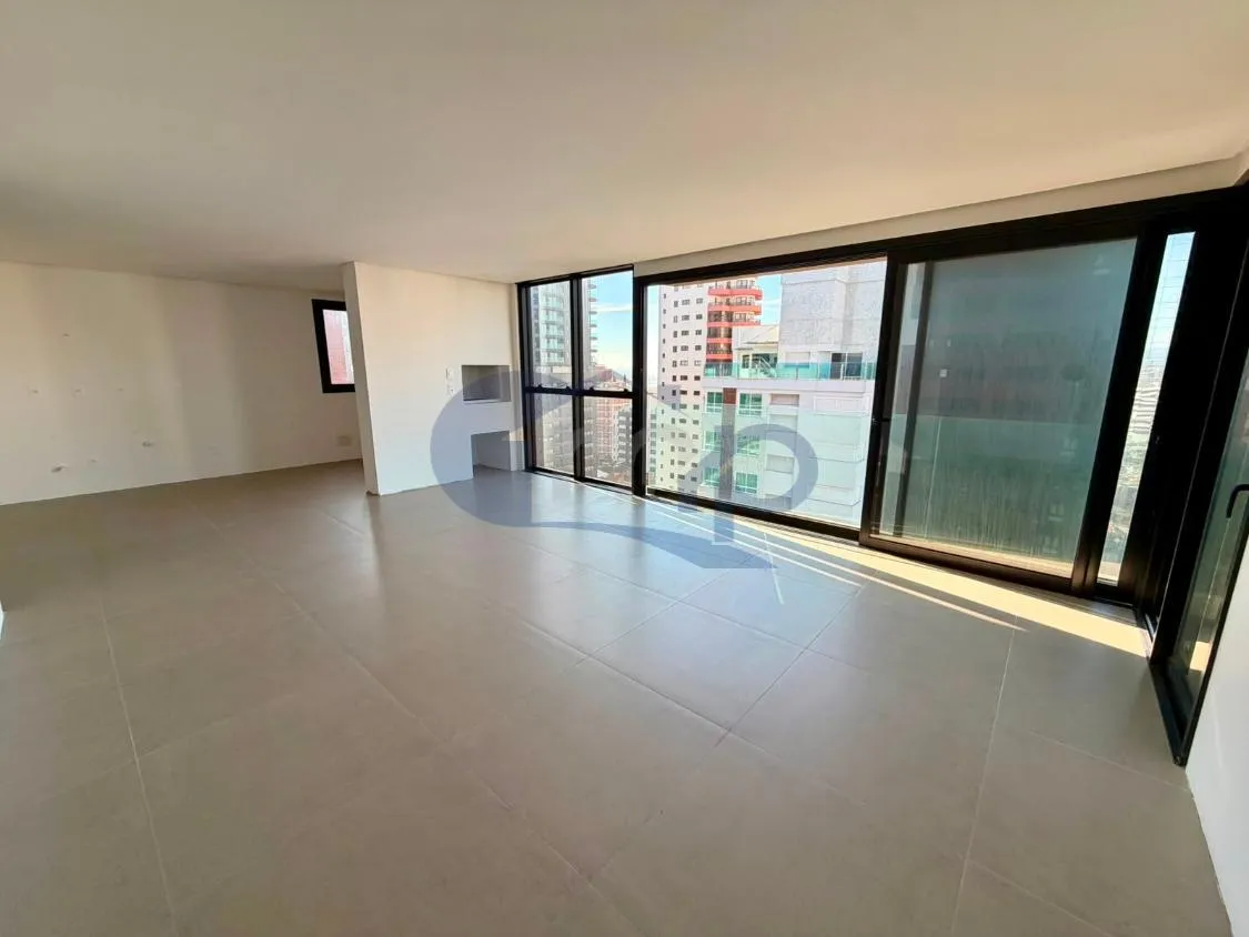 Imagem Apartamento a venda com 3 suites na Praia Grande em Torres/RS