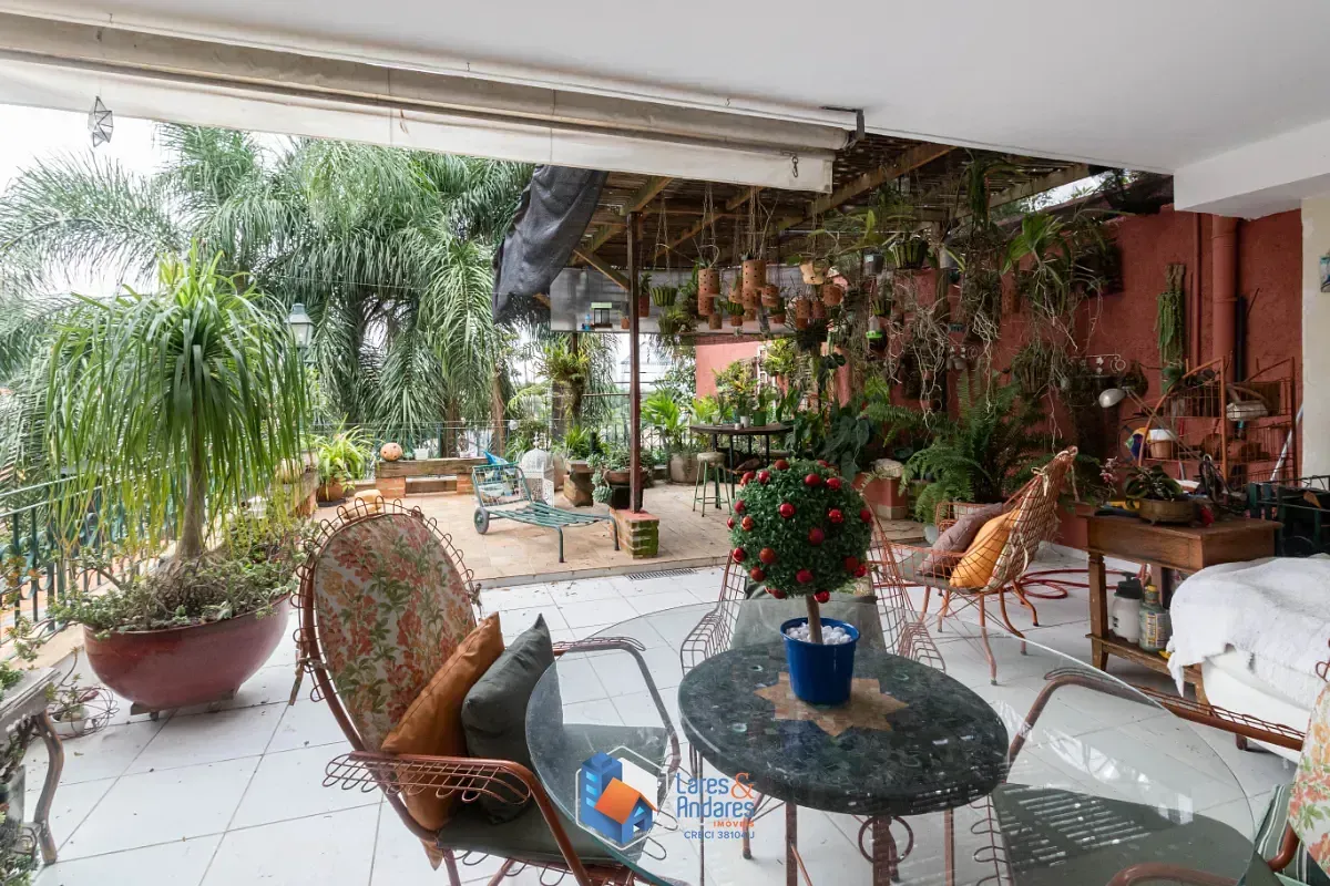Imagem Sobrado para venda em Alto da Lapa com 3 quartos, sendo 1 suíte, 330m²