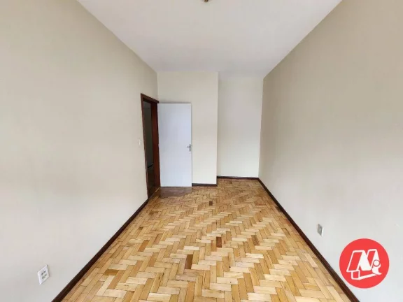 Imagem 2 dormitórios com sacada na rua Garibaldi