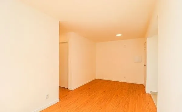 Imagem Apartamento no Jardim Itú Sabara de 2 dormitórios vaga e infra