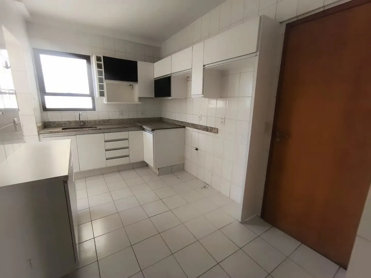 Imagem Apartamento 3/4 Sendo 2 Suites No Residencial Alexandrino