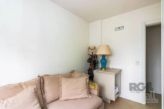 Imagem Apartamento no Menino Deus de 3 dormitórios e 2 vagas