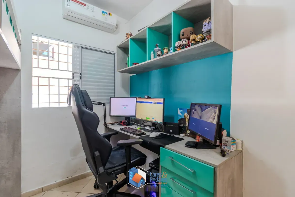 Imagem Sobrado para venda em Vila do Castelo com 3 quartos, sendo 1 suíte, 250m²