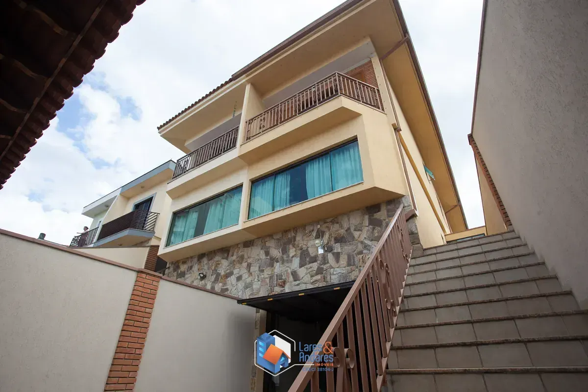 Foto do imóvel Sobrado para venda em Pirituba com 4 quartos, sendo 2 suítes, 242m² em Rua Luís Carneiro