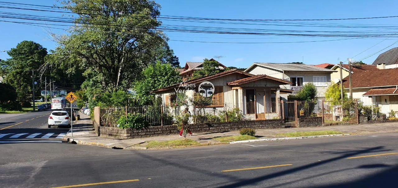 Foto do imóvel Terreno à venda, 504 m2 por R$ 2.950.000,00 - Centro - Canela/RS