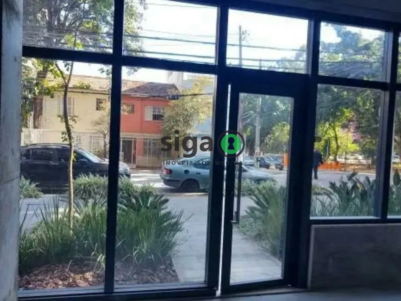 Imagem Loja (fachada ativa) para Locação no contrapiso em Pinheiros com 185m²