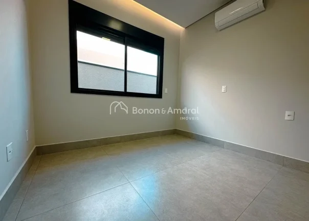 Imagem Maravilhosa casa térrea, acabamento de primeira, com 4 suítes todas com armários e ar condicionad...