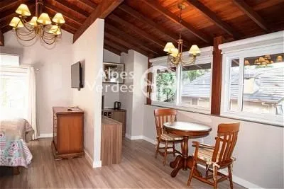 Imagem Casa com 6 quartos, 510m2, à venda em Canela, Centro