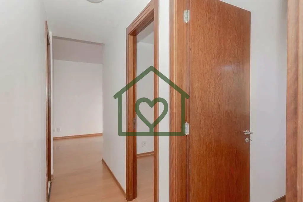 Imagem Apartamento com 3 dormitórios, sendo 1 suíte com armários, banheiro social e suíte com armário,...