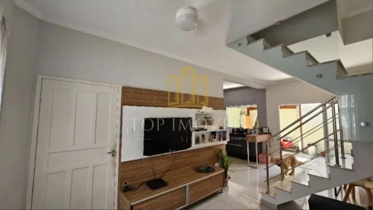 Imagem Seu refúgio perfeito em um charmoso condomínio! Encante-se com esta bela casa de 3 dormitórios, sendo 1 suíte.