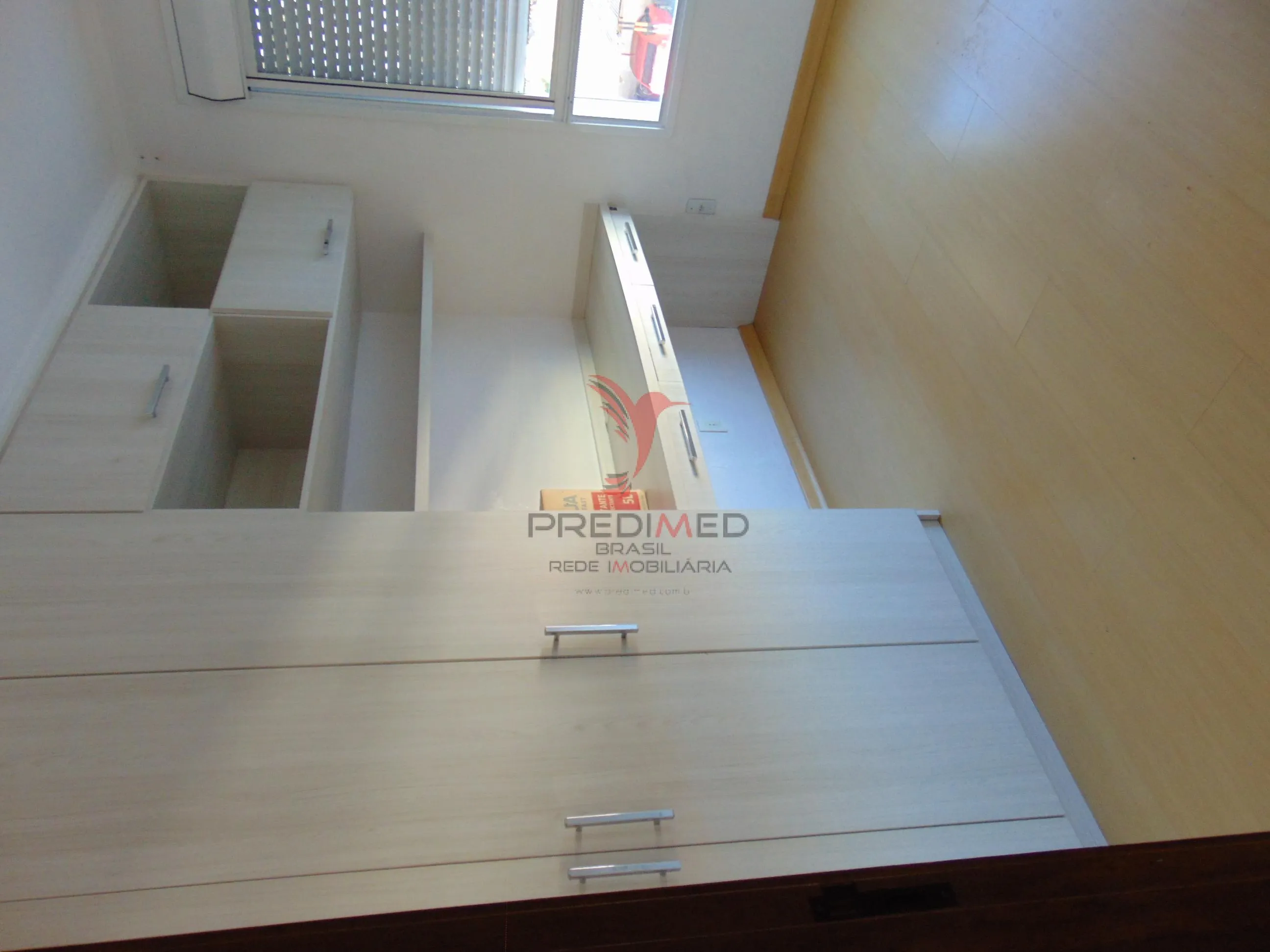 Imagem Venda: Apto 2 Quartos, Garagem, Elevador. Ficam Móveis da Cozinha, Banheiro e Quarto