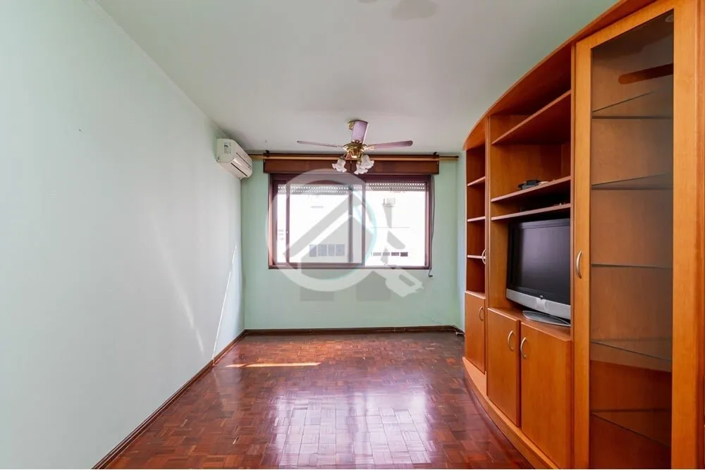 Imagem Venha morar numa rua arborizada, plana para ótimas caminhadas até a redenção, em um apartamento ...