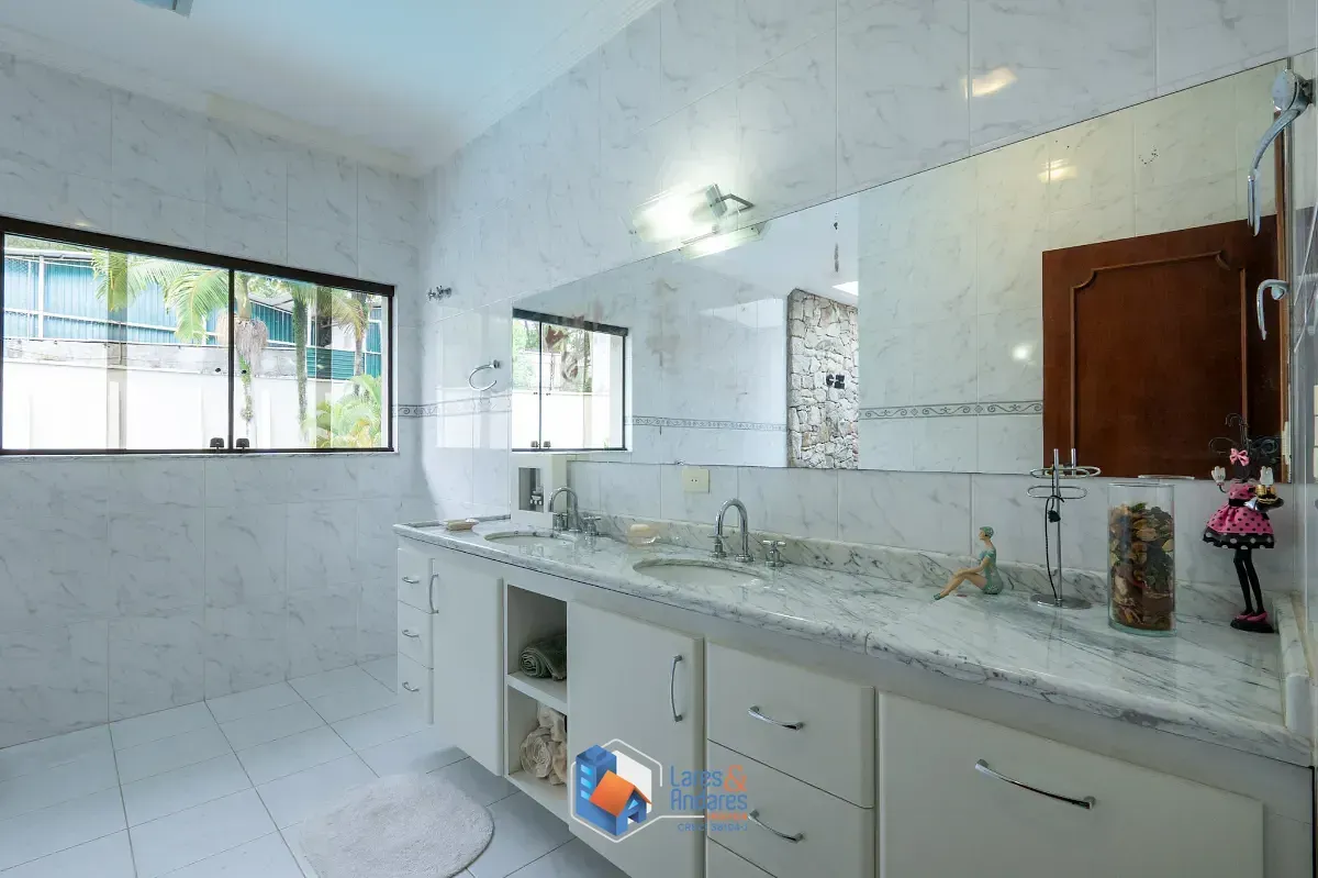 Imagem Casa para venda em Vila São Francisco com 5 quartos, sendo 5 suítes, 713m²