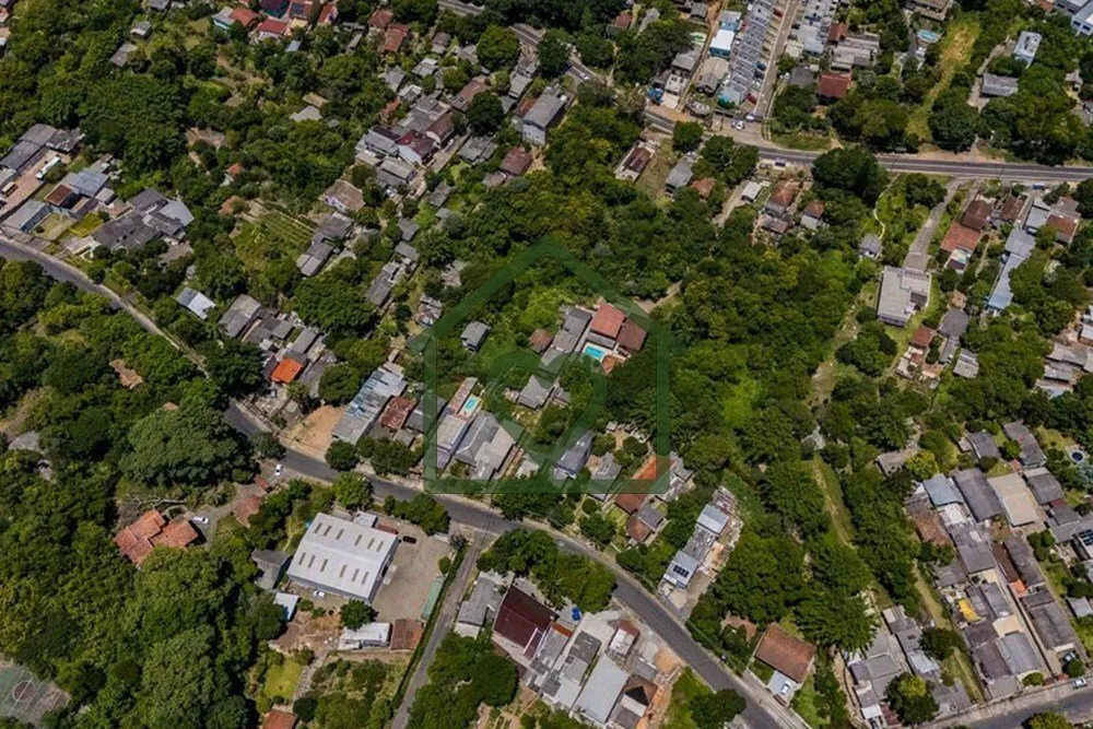 Imagem Com 10.247 m² na parte alta do bairro Vila Nova, este terreno oferece uma vista privilegiada e uma ...