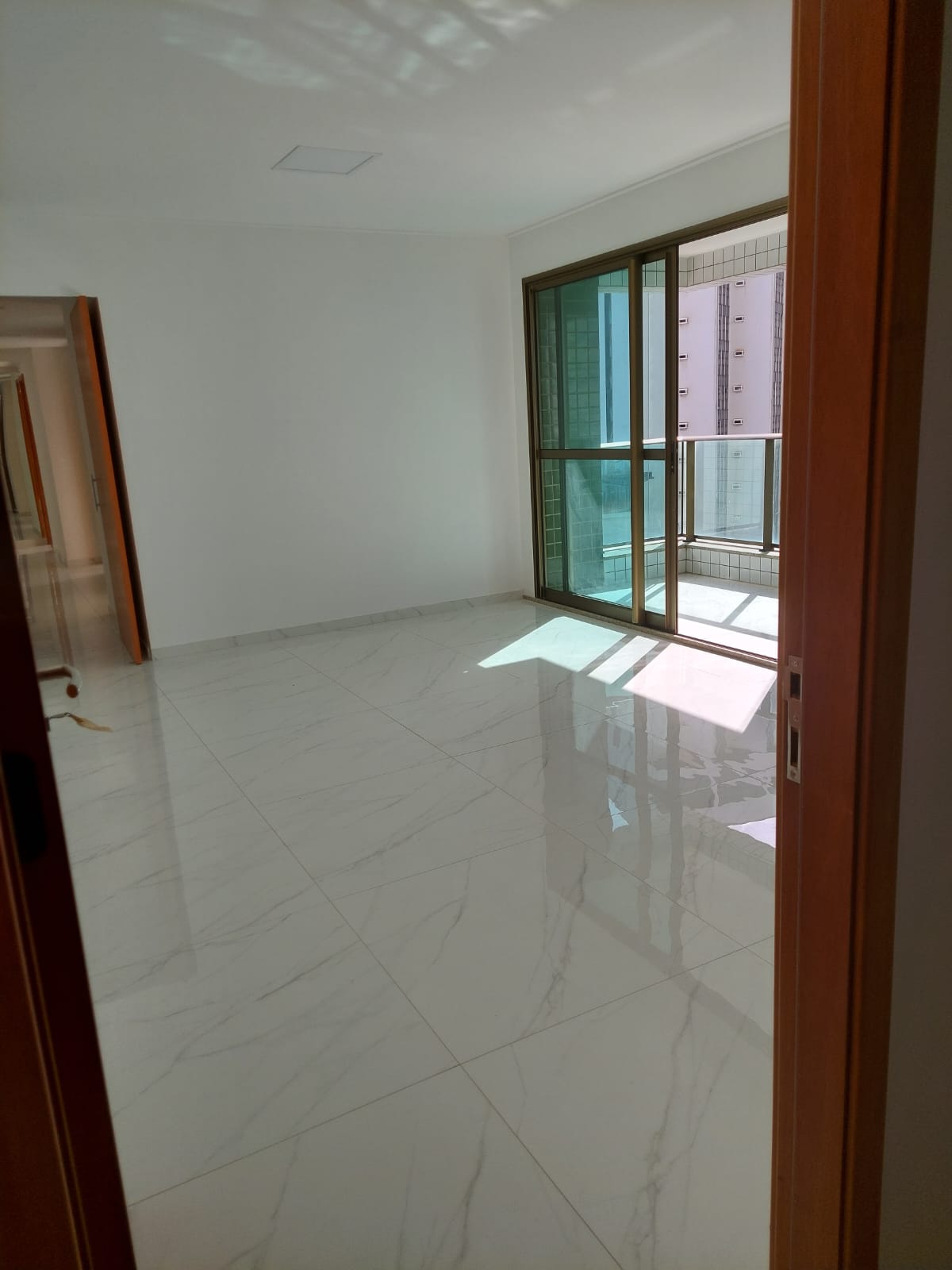 Imagem Apartamento com 4 Quartos à Venda, 126 metros em Pina - Recife