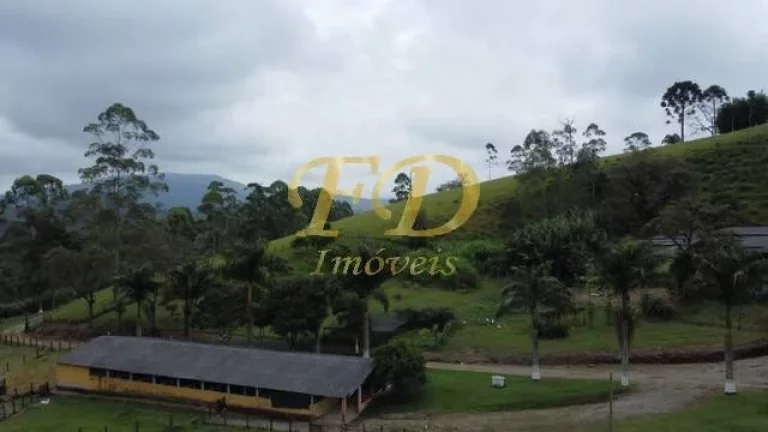 Imagem Sítio em Piracaia c/ Lago