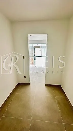 Imagem Casa para Venda em Rio das Ostras, Recreio, 2 dormitórios, 2 suítes, 4 banheiros, 2 vagas