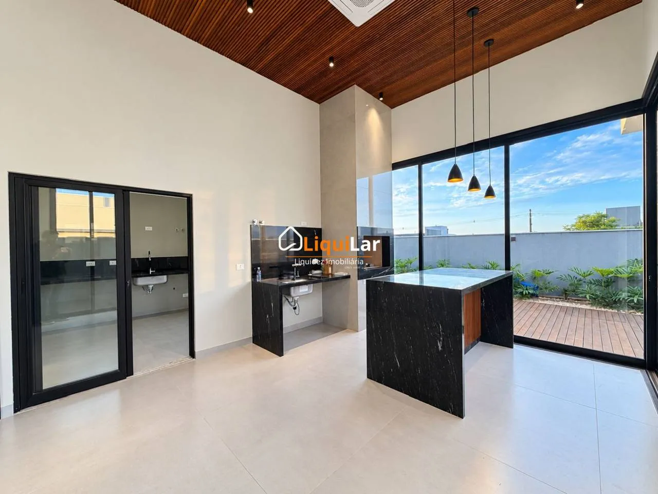 Imagem Casa Alto Padrão no Alphaville 3 com Escritório e Cozinha Separada