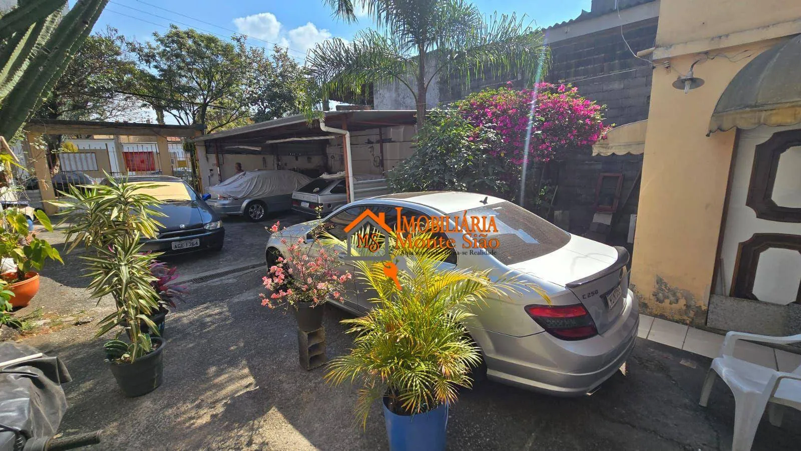 Imagem Sobrado com 5 dormitórios à venda, 250 m² por R$ 600.000,00 - Jardim Adriana - Guarulhos/SP