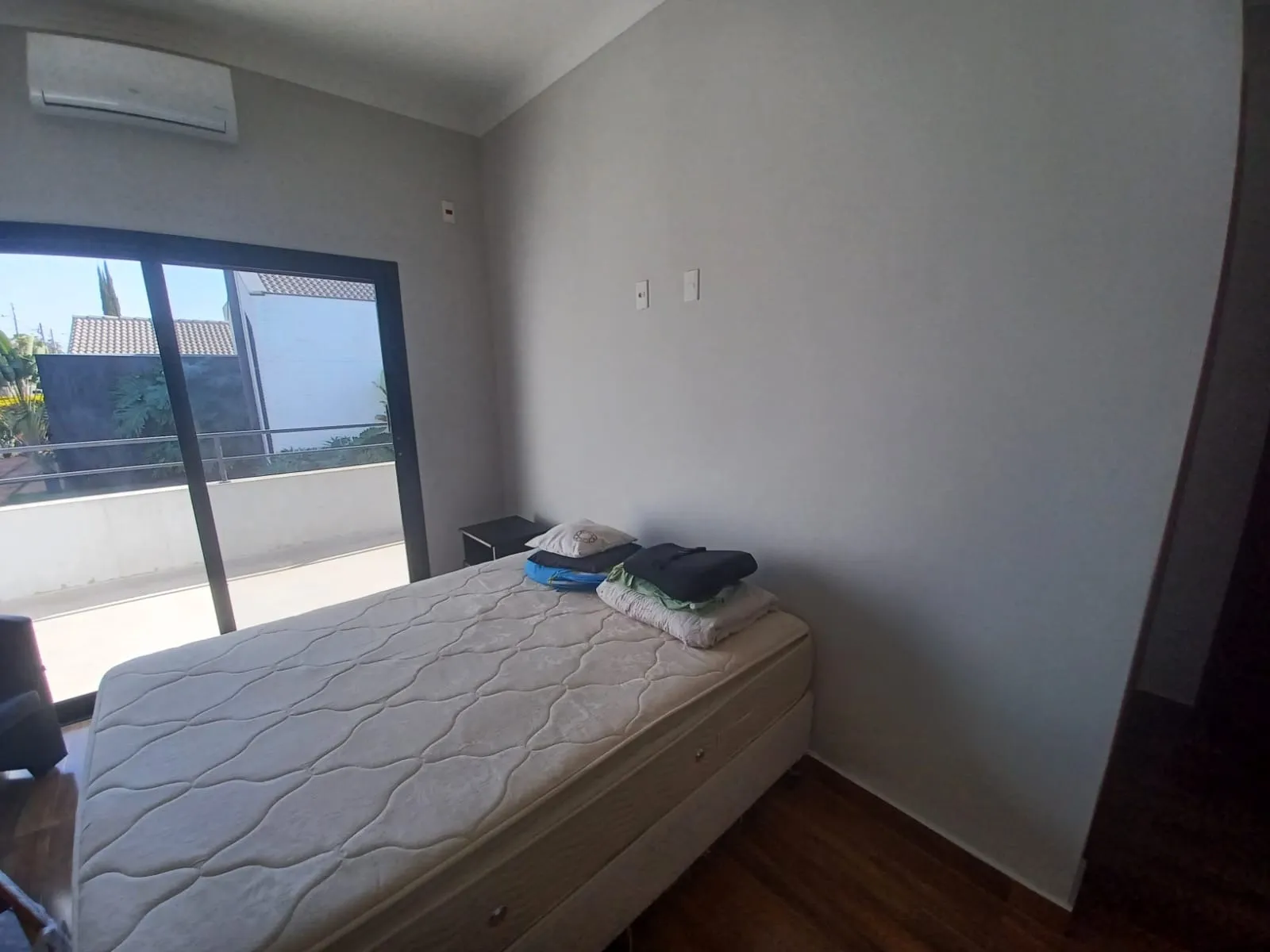 Imagem Casa de 350,00m² Construído Localizada no Condomínio Residencial Village Ipanema I!