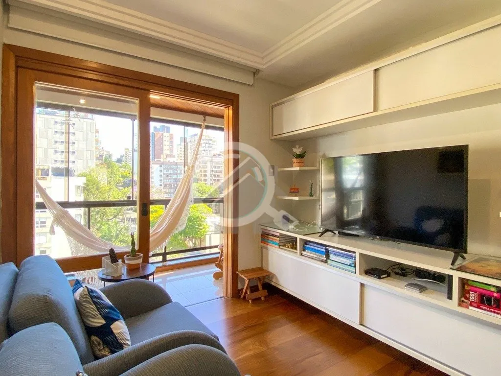 Imagem Apartamento semimobiliado de 140m², 3 dormitórios, sendo 1 suíte com sacada, living super amplo p...