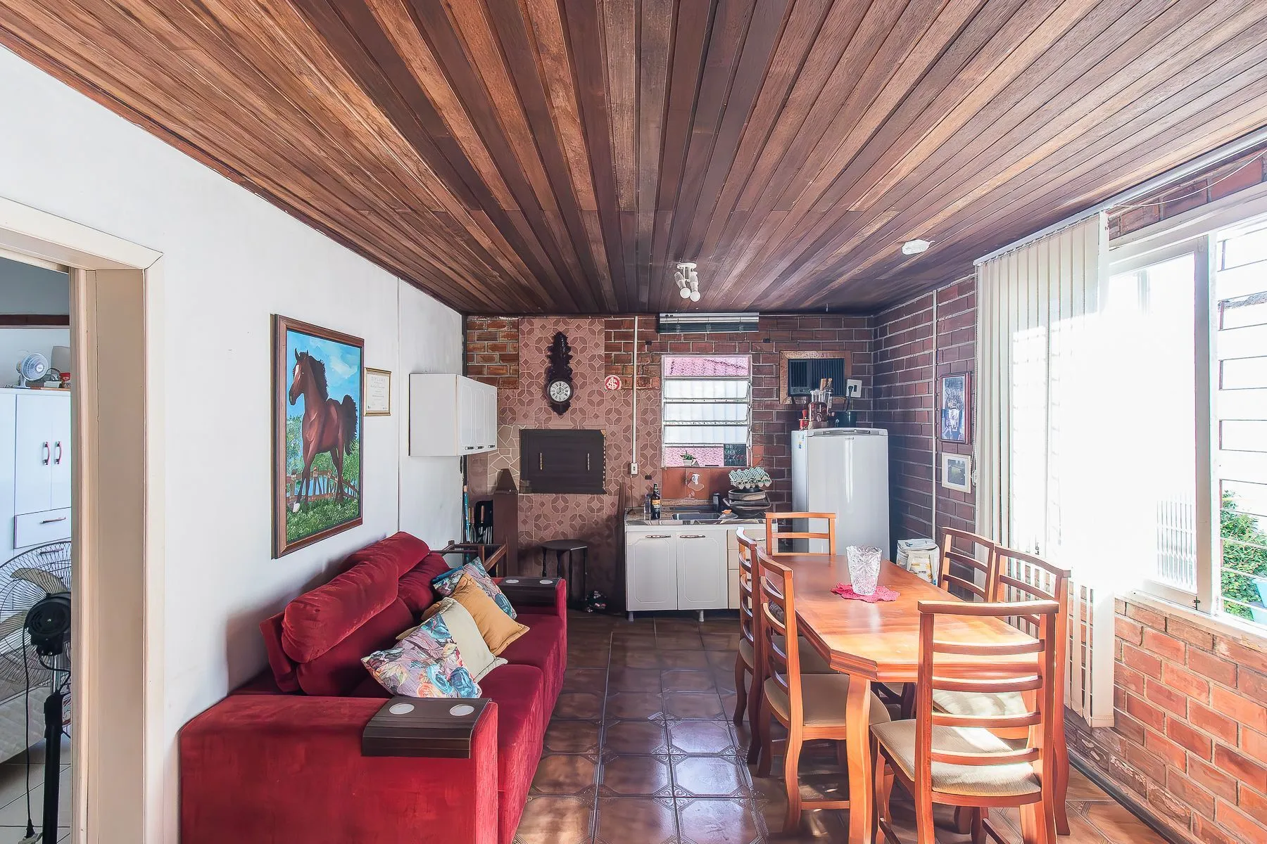Imagem Casa 3 dormitórios, 5 vagas.