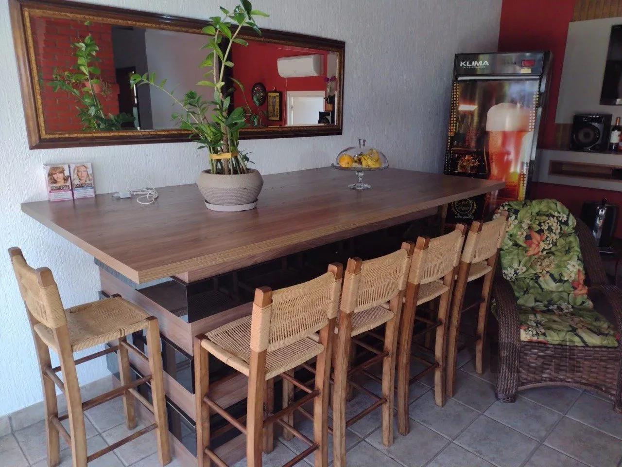 Imagem Casa semi mobiliada, 4 dormitórios, 5 vagas Bairro Vila Cachoeirinha