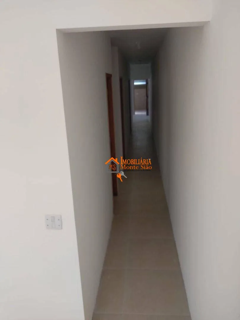 Imagem .?? Sobrado Novo com 263m², 3 Dormitórios, 5 Vagas e Excelente Localização Próximo à Av. Emílio Ribas