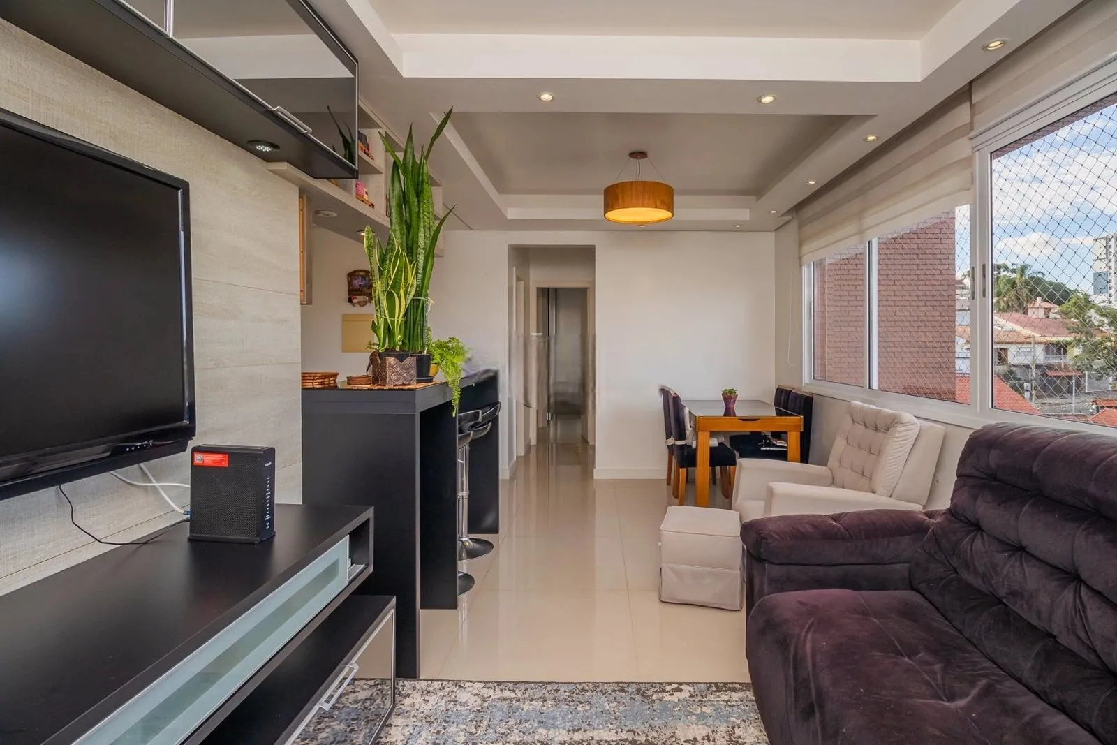 Imagem Apartamento 2 Dormitórios com Suíte e 2 Vagas no Jardim Botânico - Porto Alegre