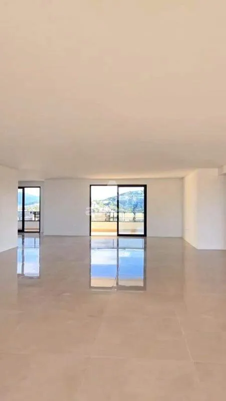 Imagem Cobertura à Venda - 4 Dormitórios I 1 Suíte Master I Terraço com Piscina I 2 Vagas de Garagem - Bairro Nossa Senhora do Rosário, São José/SC