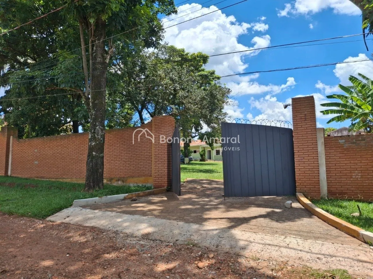 Foto do imóvel Espaço amplo com duas casas e lazer completo em Rua Allan Fonseca, 460 - Recanto dos Dourados, Campinas - SP