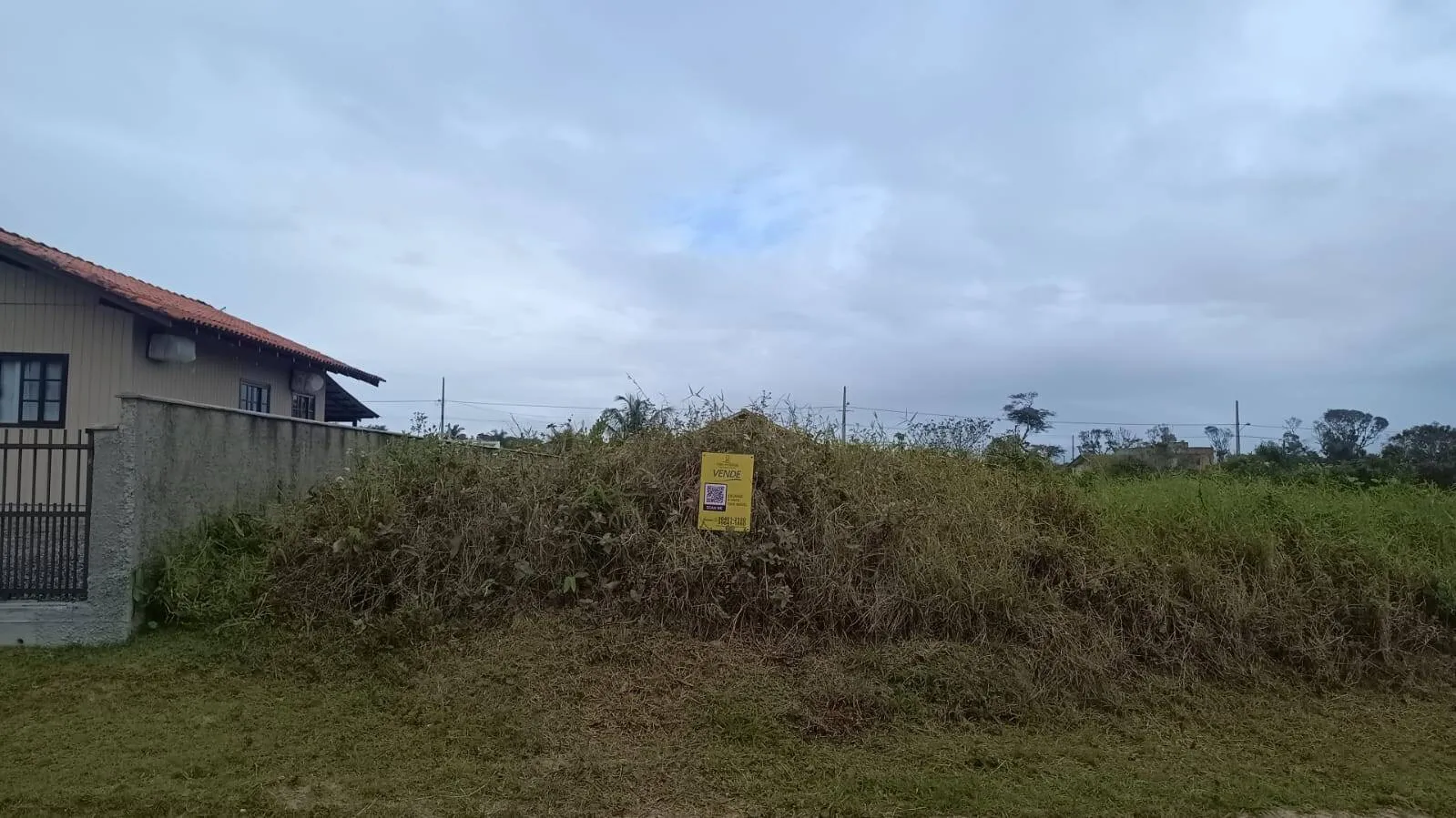Imagem Vendo terreno na Praia do Ervino