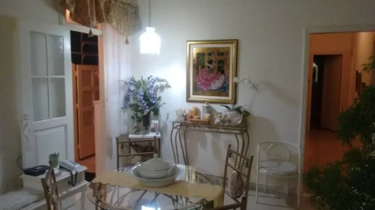 Imagem Apartamento Reformado em Excelente Localização Próximo à Praça Raul Soares