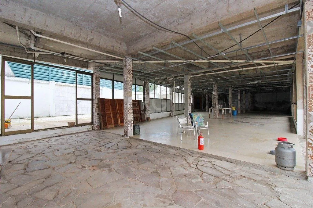 Imagem Casa para Venda - 840m², 7 dormitórios, sendo 3 suites, 8 vagas - Medianeira