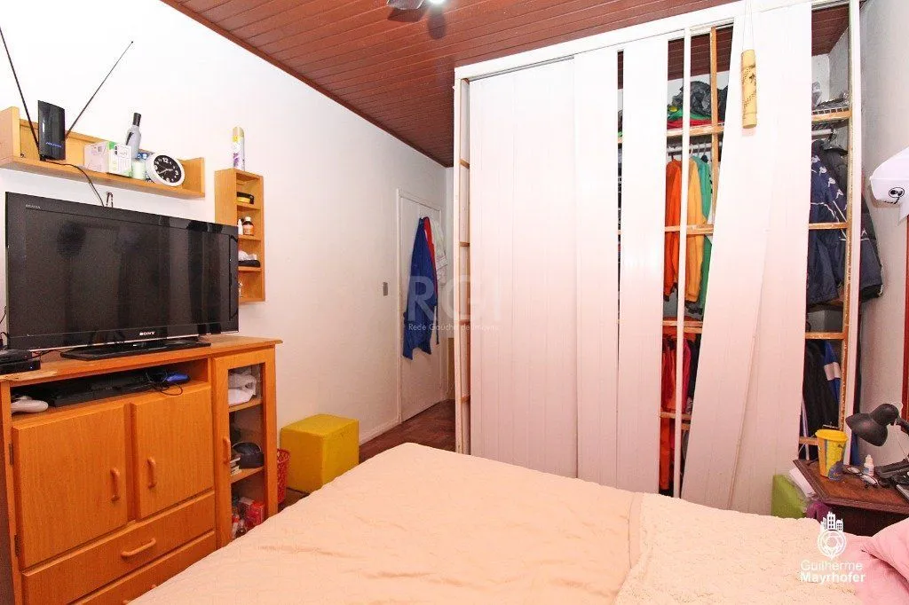 Imagem Casa para Venda - 202m², 4 dormitórios, sendo 1 suites, 3 vagas - Petrópolis