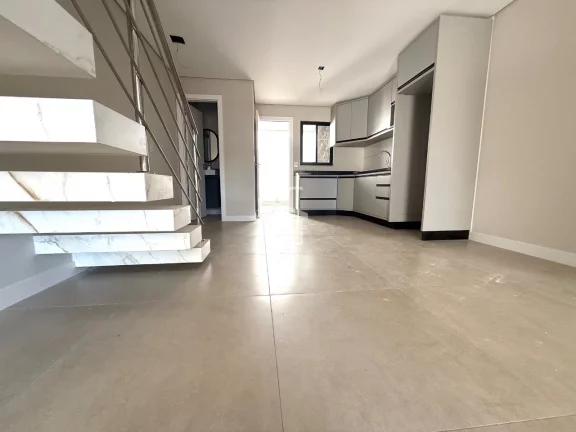 Imagem Casa Geminada à venda no Bairro Santo Antônio, por 650 mil
