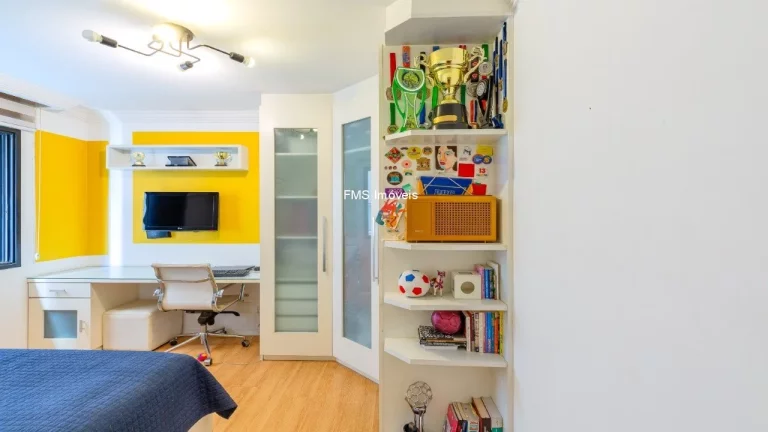 Imagem Apartamento à venda em Pinheiros: 3 quartos, 3 suítes, 1 sala, 4 banheiros, 2 vagas e 160m²