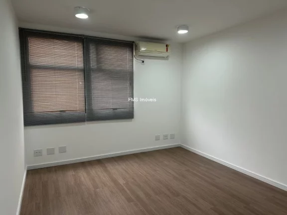 Imagem Conjunto comercial com 1 sala e vaga de garagem à venda em Indianópolis, São Paulo-SP - 20m² de área